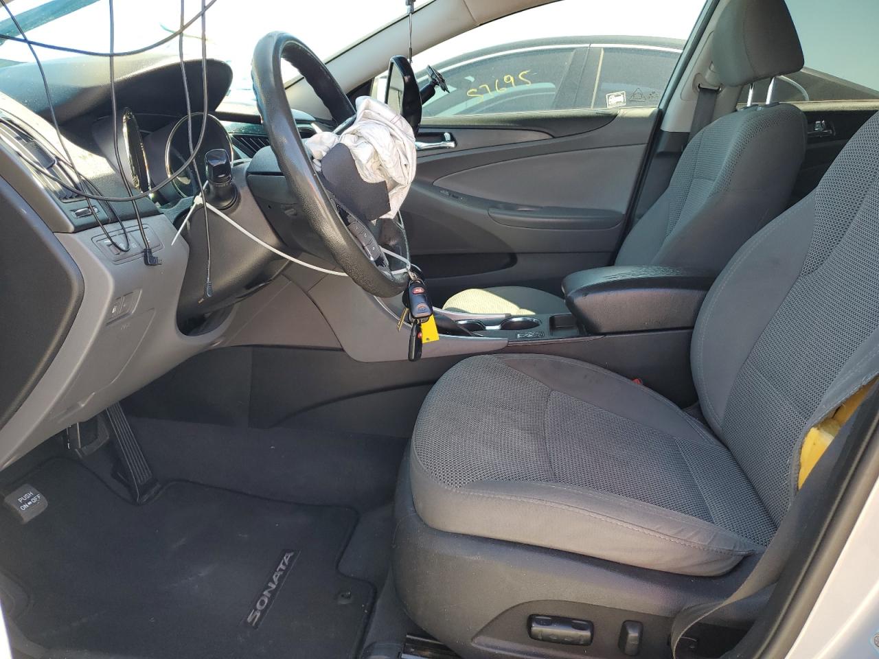 2013 Hyundai Sonata - Image 7