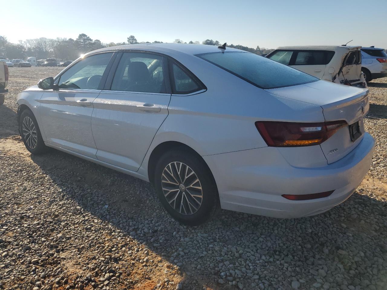 2019 Volkswagen Jetta - Image 2