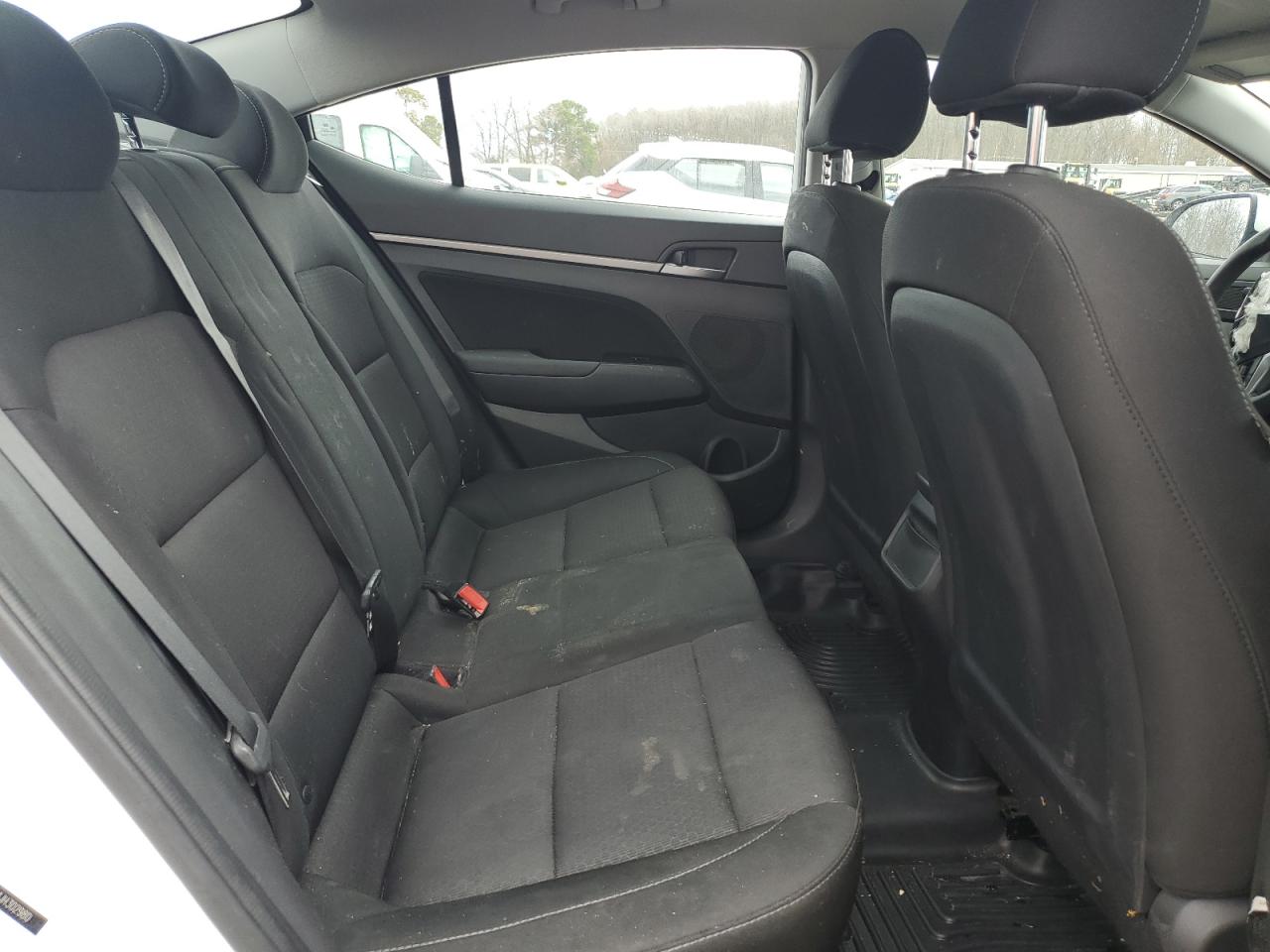 2018 Hyundai Elantra - Image 10