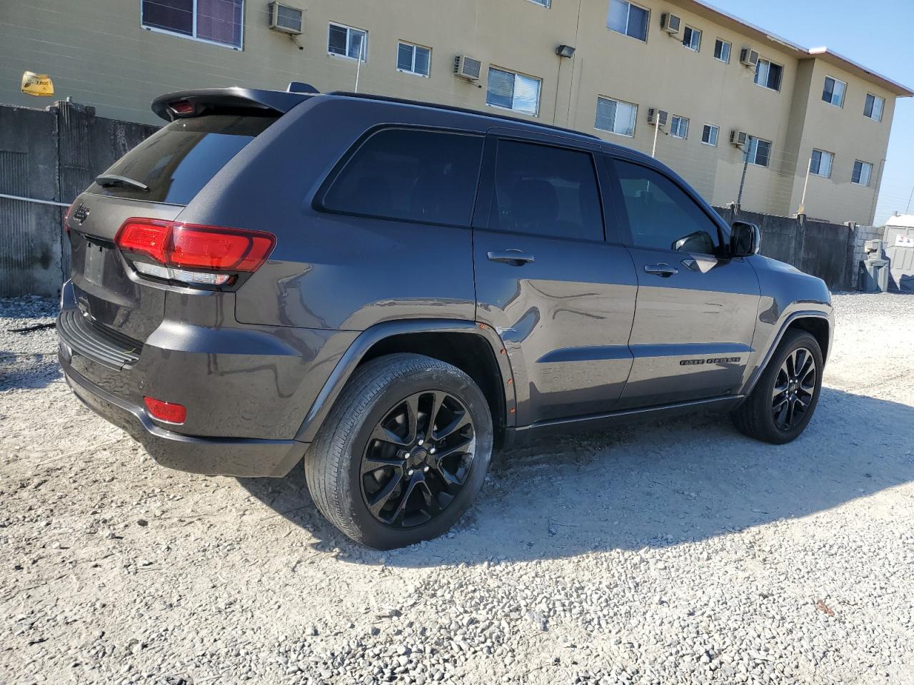 2020 Jeep Grand Cherokee - Image 3