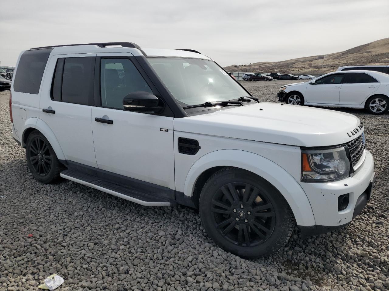 2016 Land Rover LR4 - Image 4