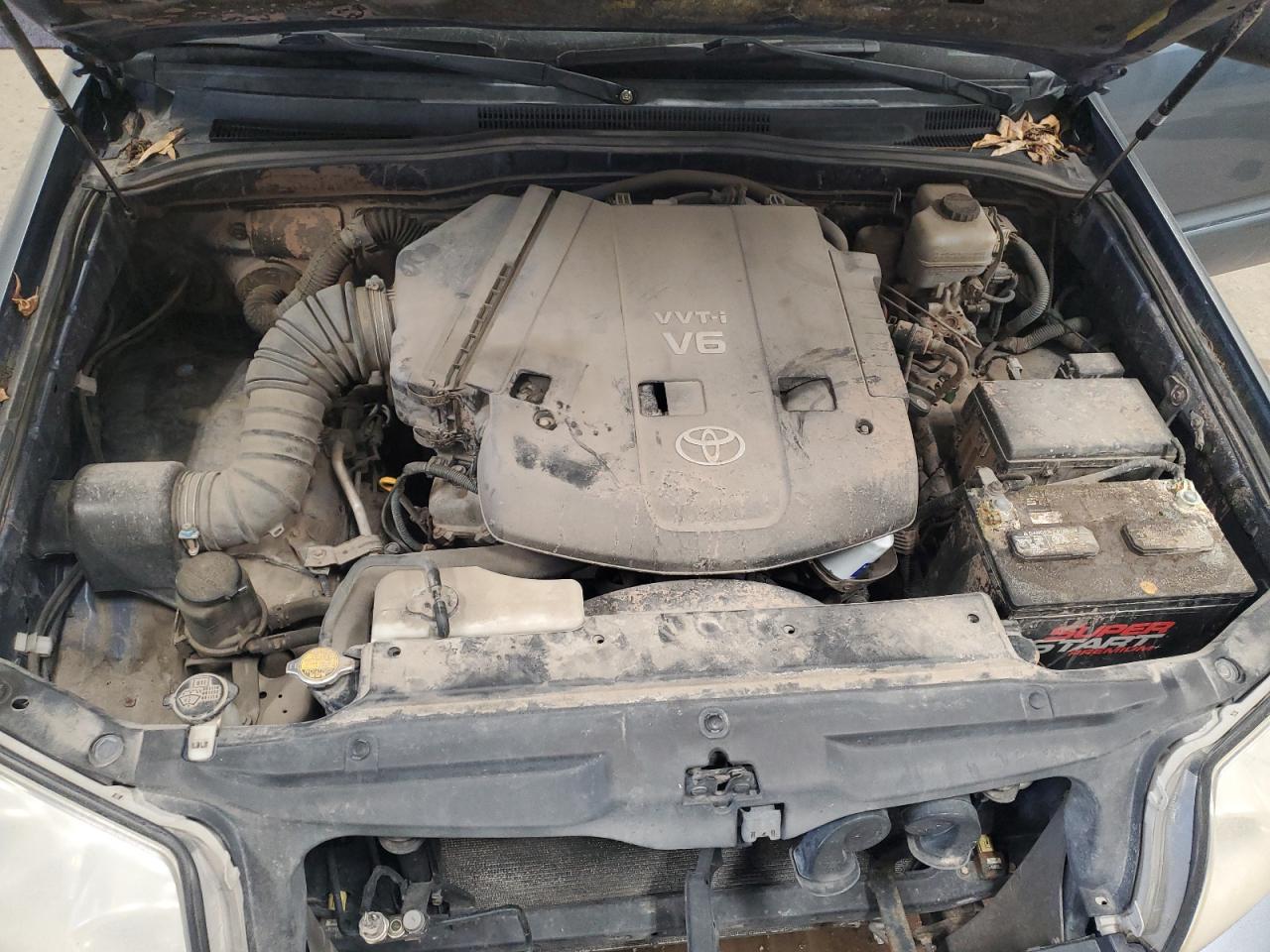 2005 Toyota 4Runner - Image 12