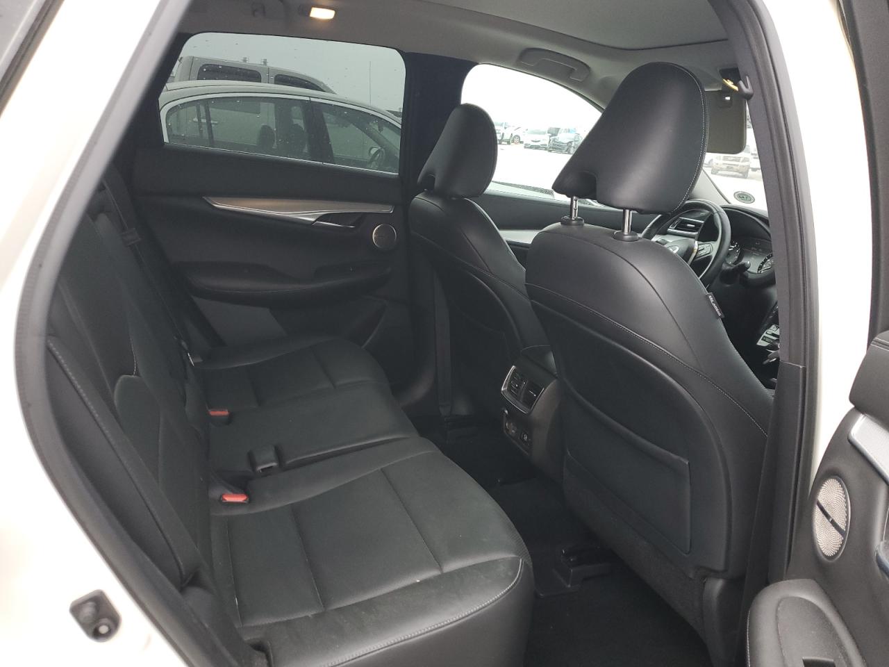 2019 Infiniti QX50 - Image 11
