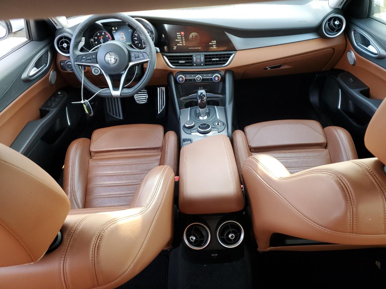 2018 Alfa Romeo Giulia - Image 8