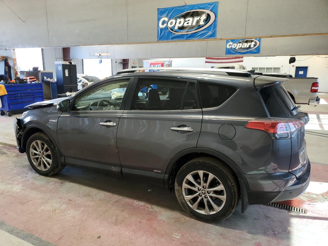 2018 Toyota RAV 4 - Image 2
