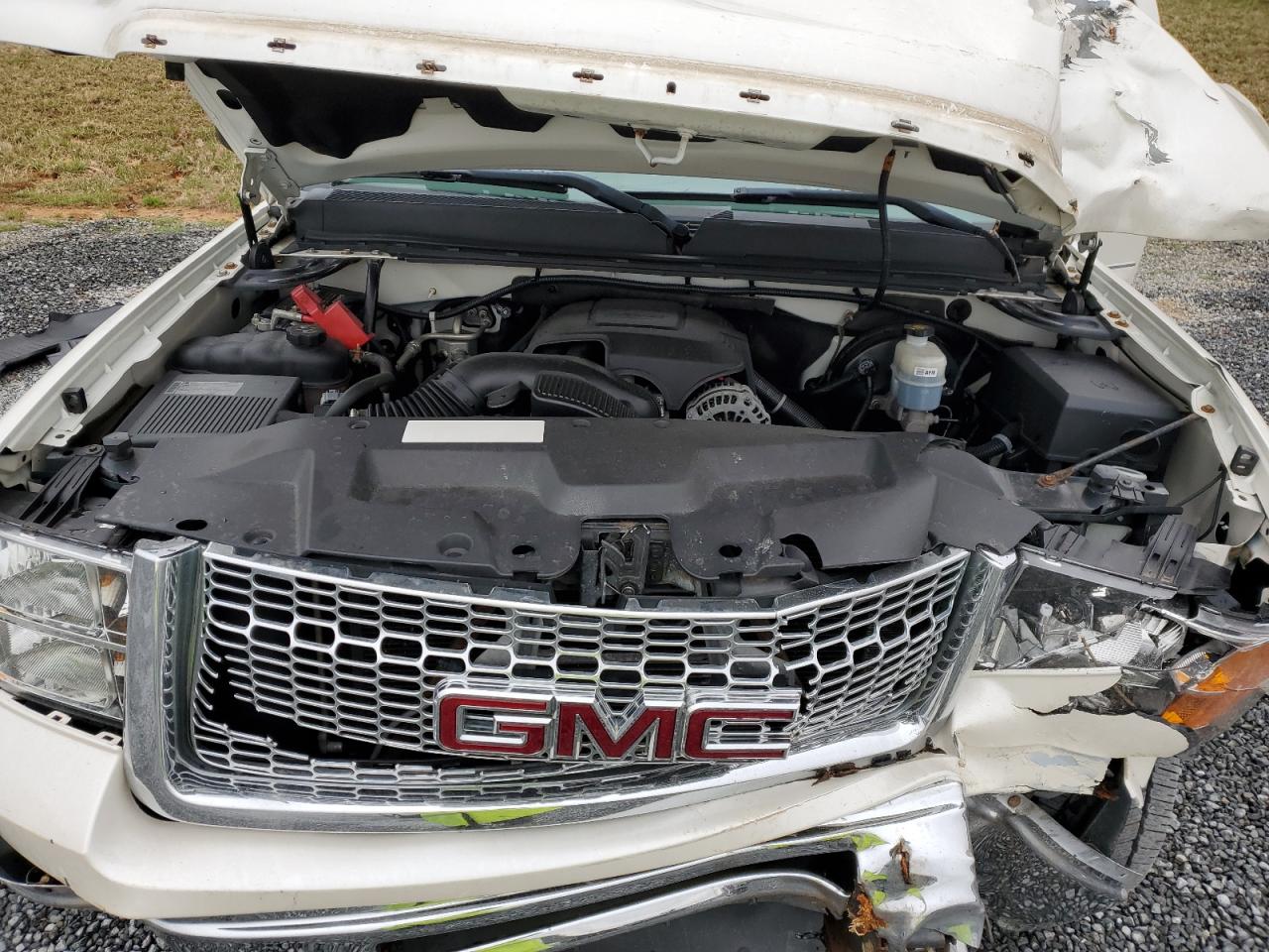 2011 GMC Sierra - Image 12
