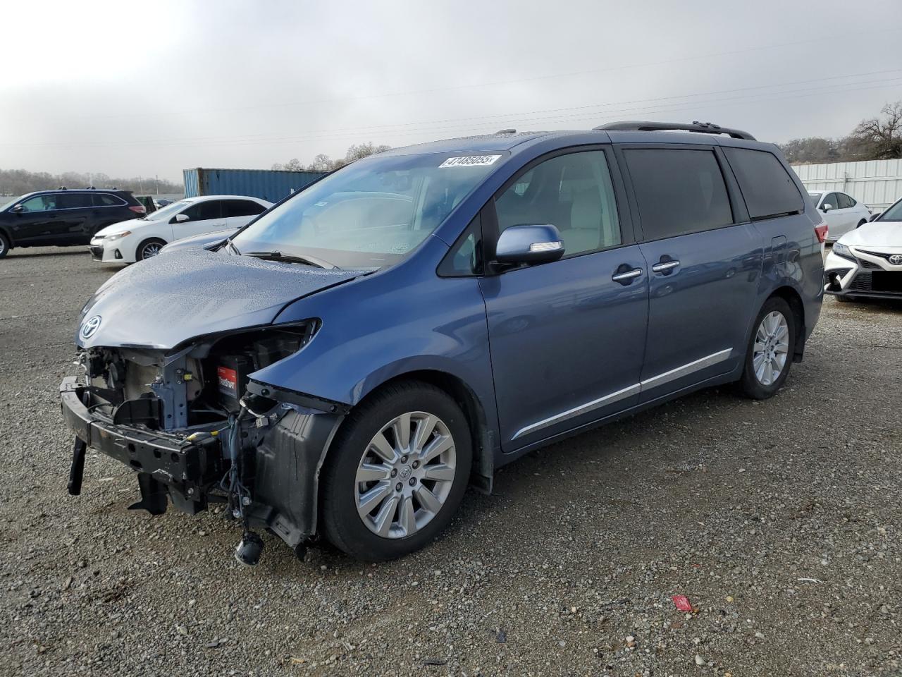 2015 Toyota Sienna - Image 1