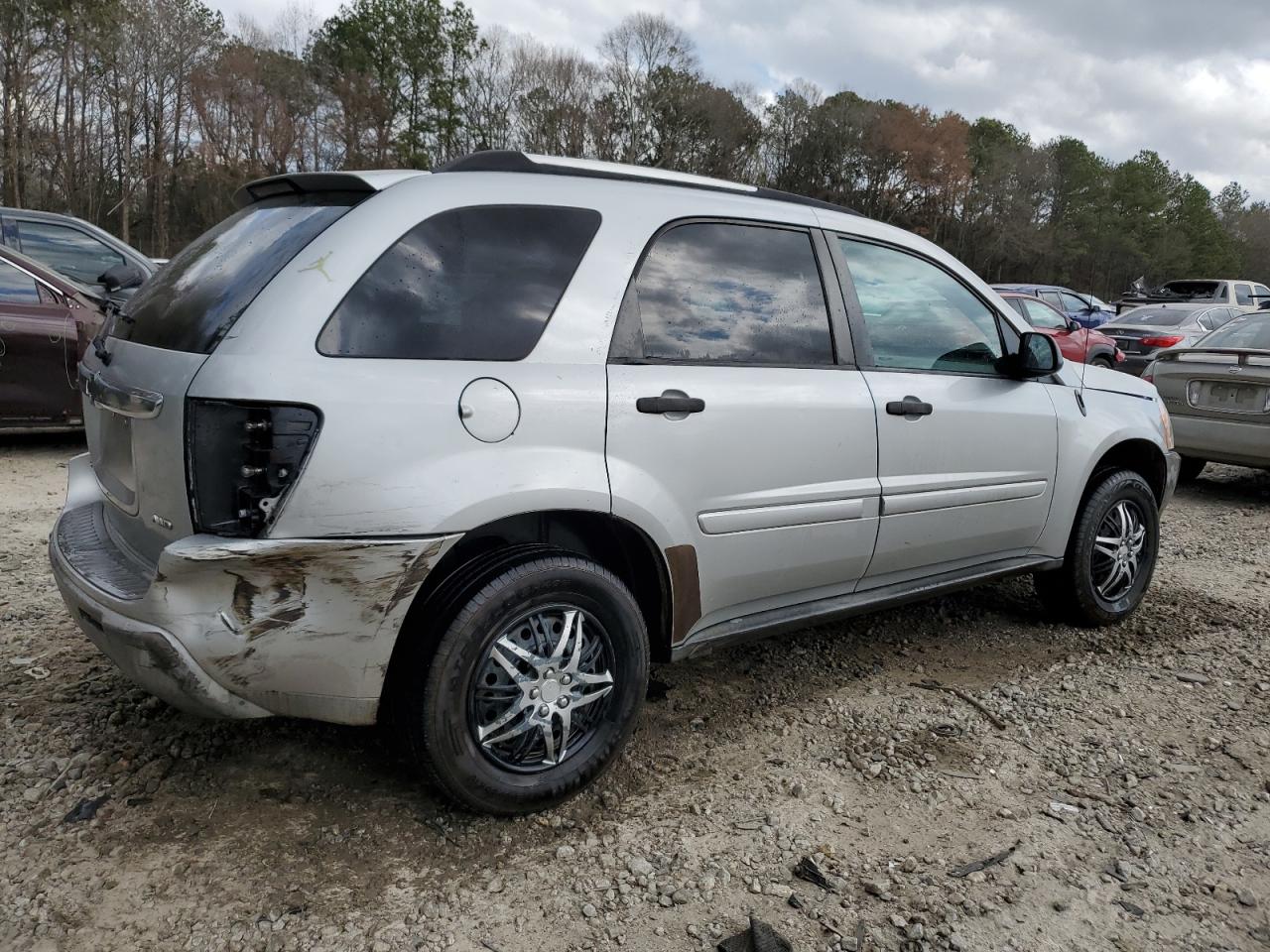 2005 Chevrolet Equinox - Image 3