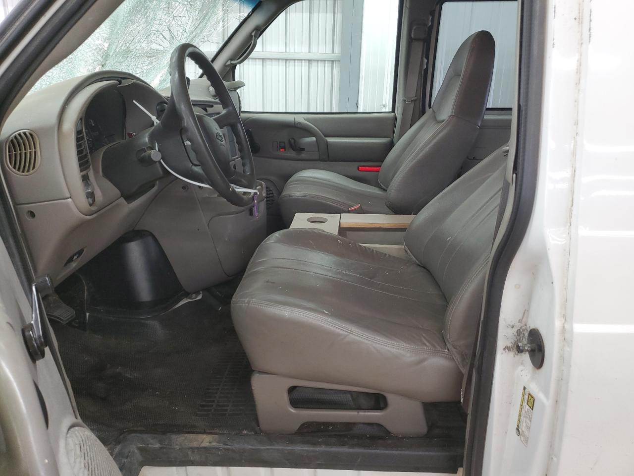 2005 Chevrolet Astro - Image 7