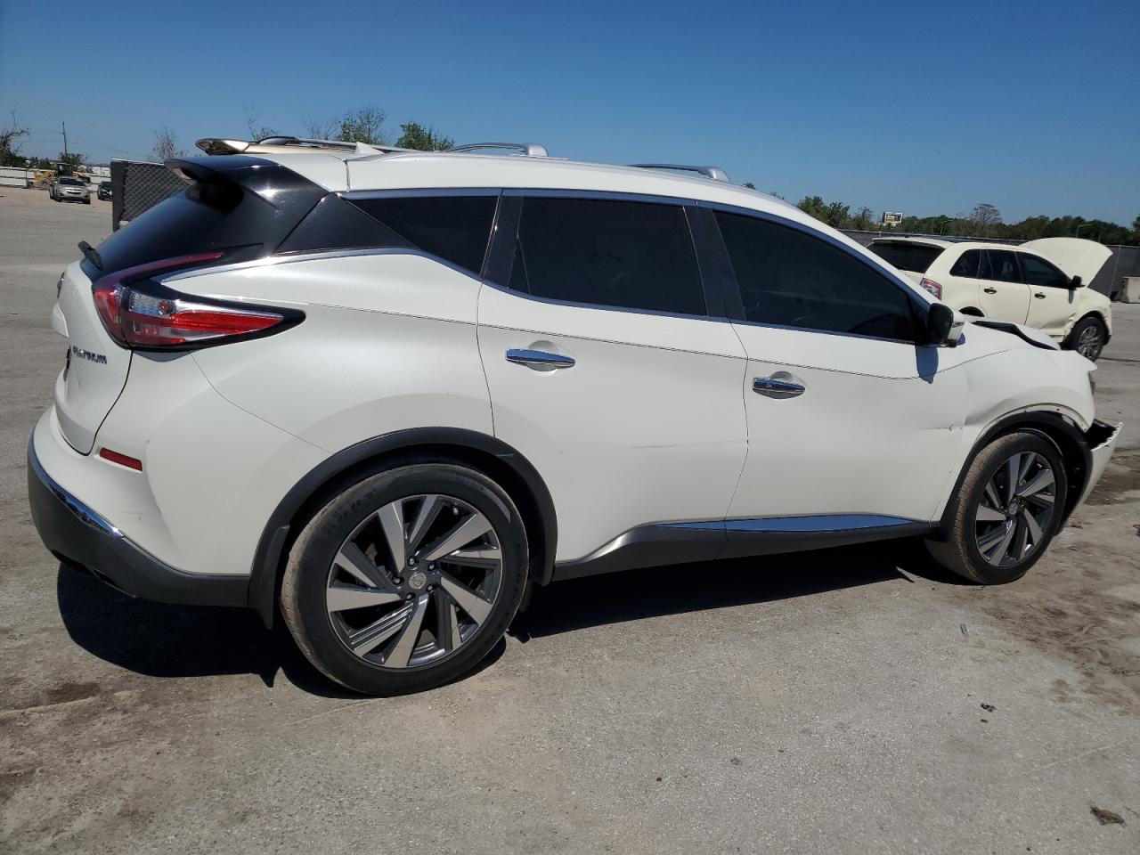 2015 Nissan Murano - Image 3