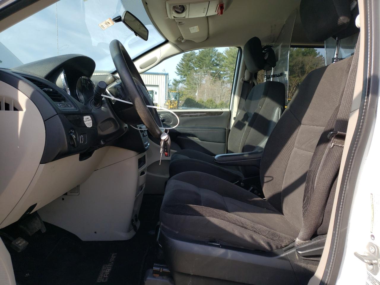 2017 Dodge Caravan - Image 7