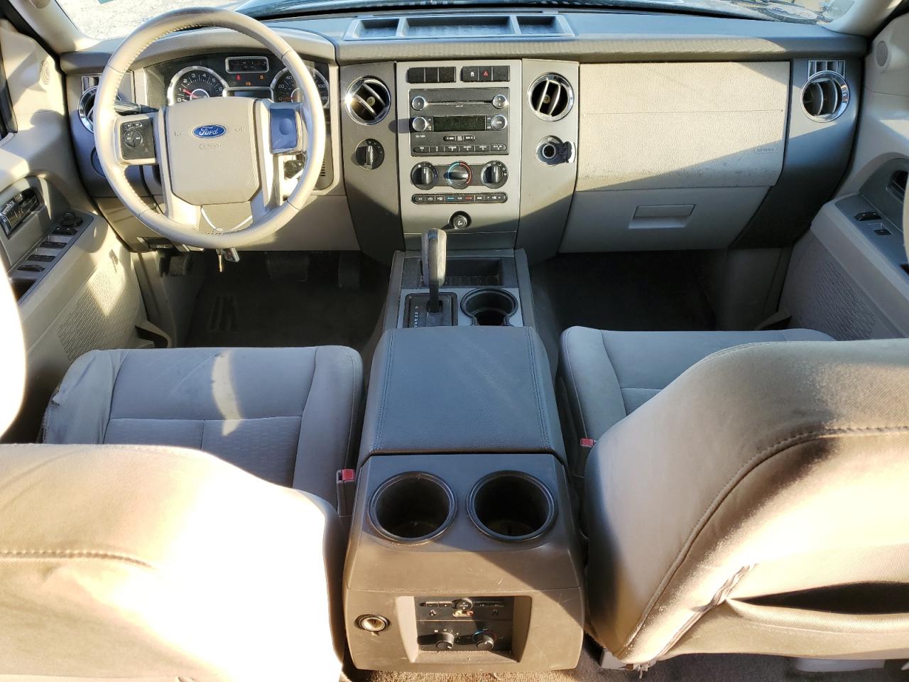 2010 Ford Expedition - Image 8