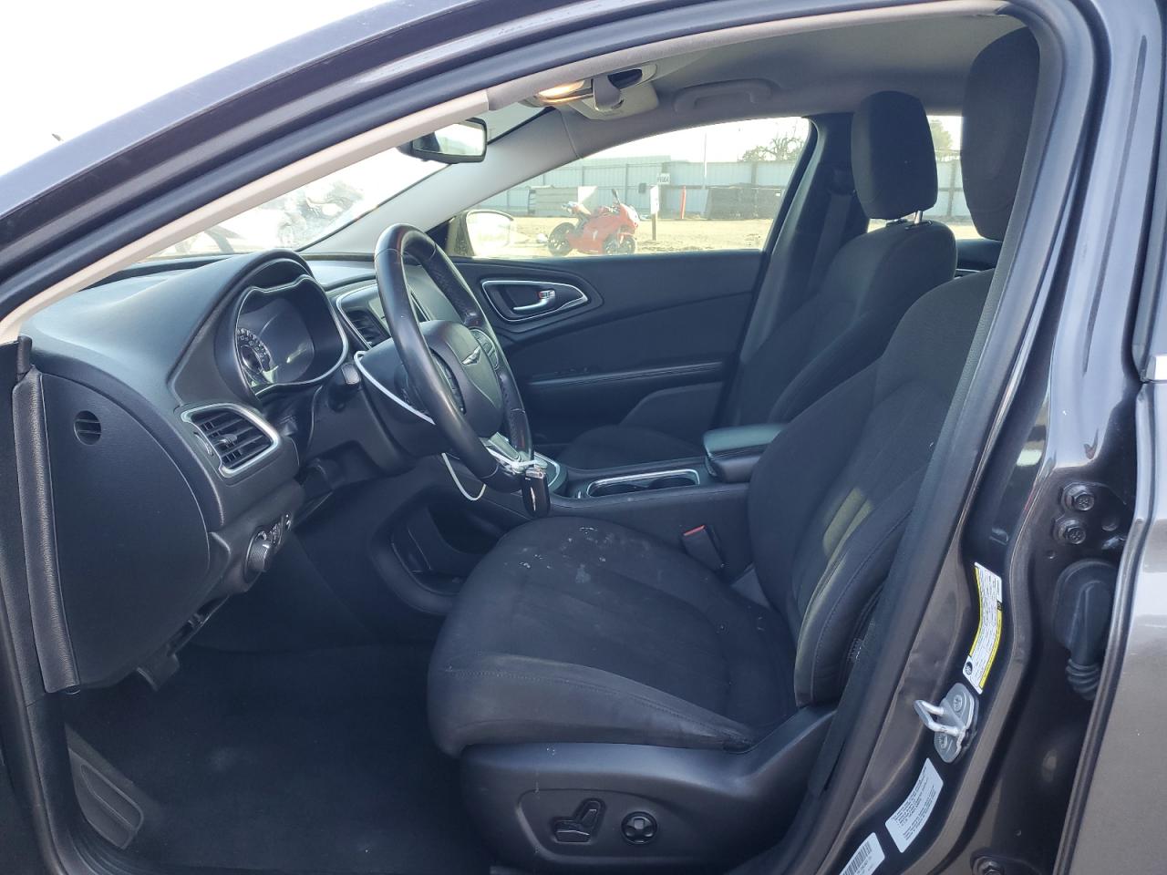 2015 Chrysler 200 - Image 7