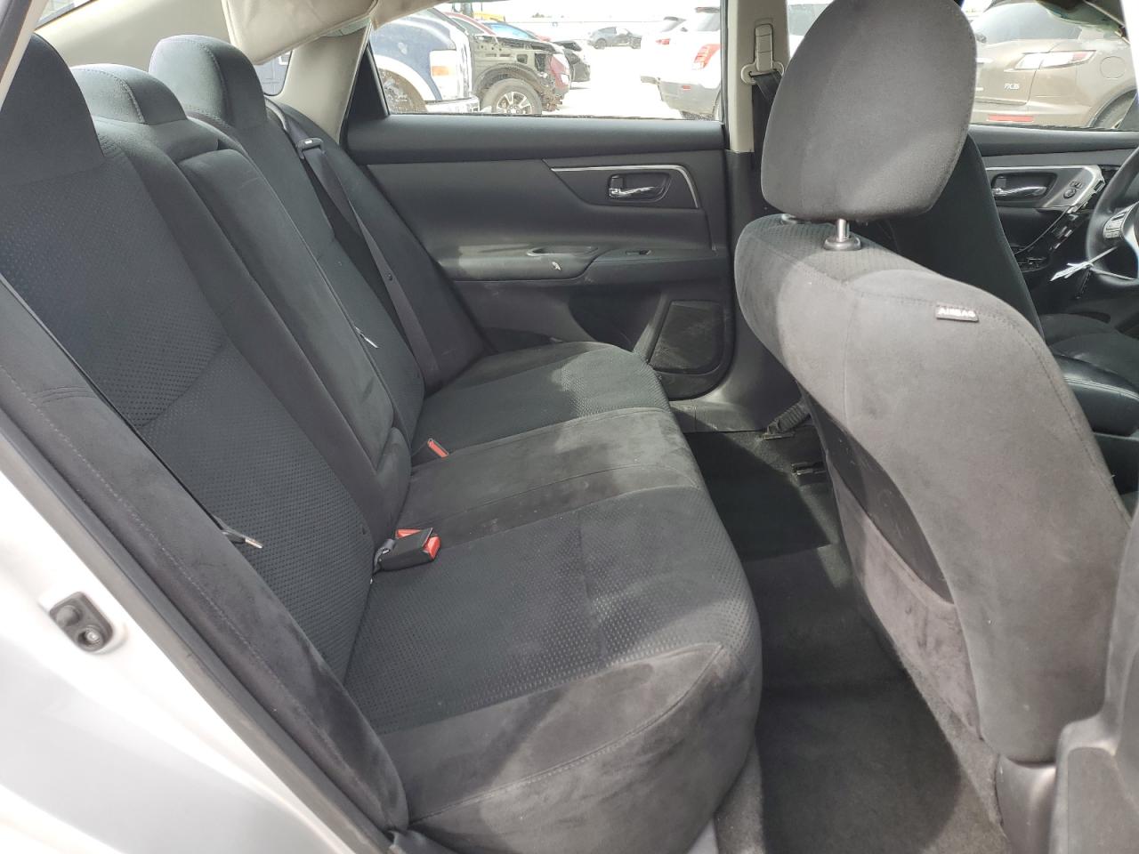 2015 Nissan Altima - Image 11