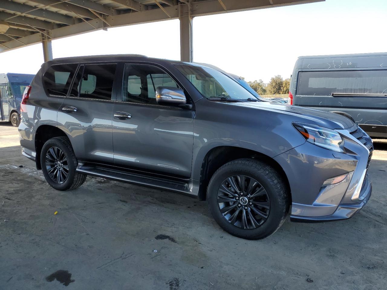 2021 Lexus GX - Image 4