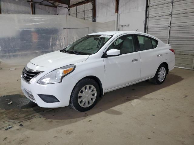 Sedans NISSAN VERSA 2015 Biały