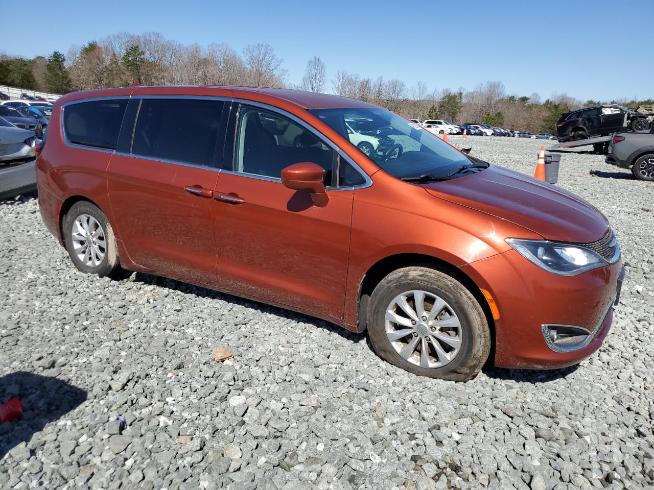 2018 Chrysler Pacifica - Image 4