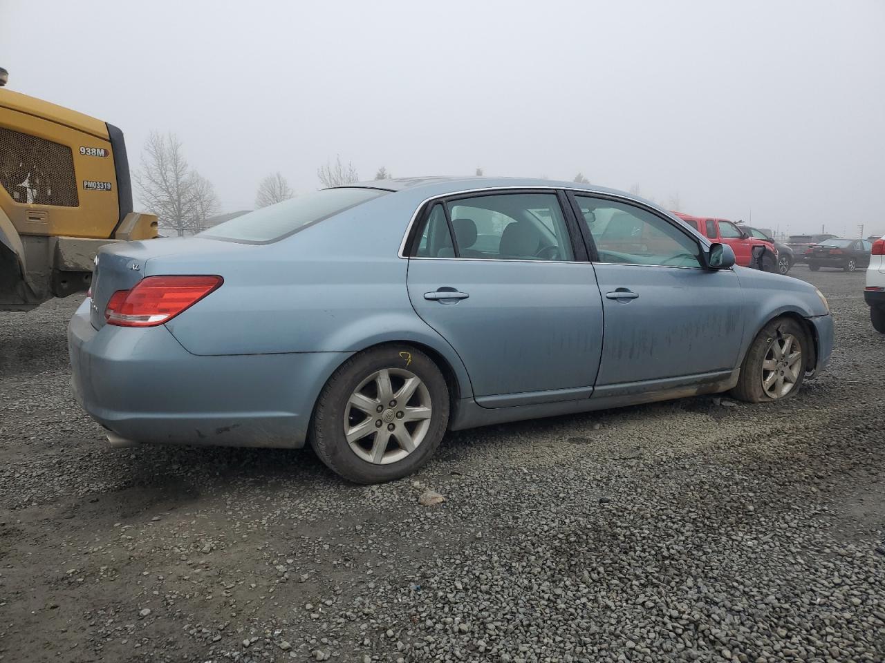 2006 Toyota Avalon - Image 3