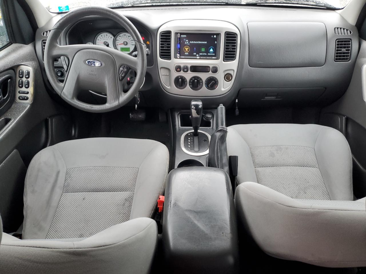 2005 Ford Escape - Image 8