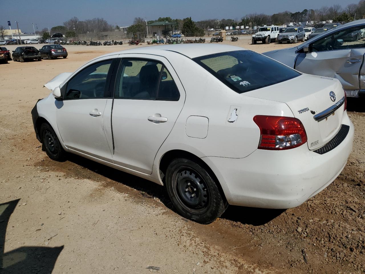 2010 Toyota Yaris - Image 2