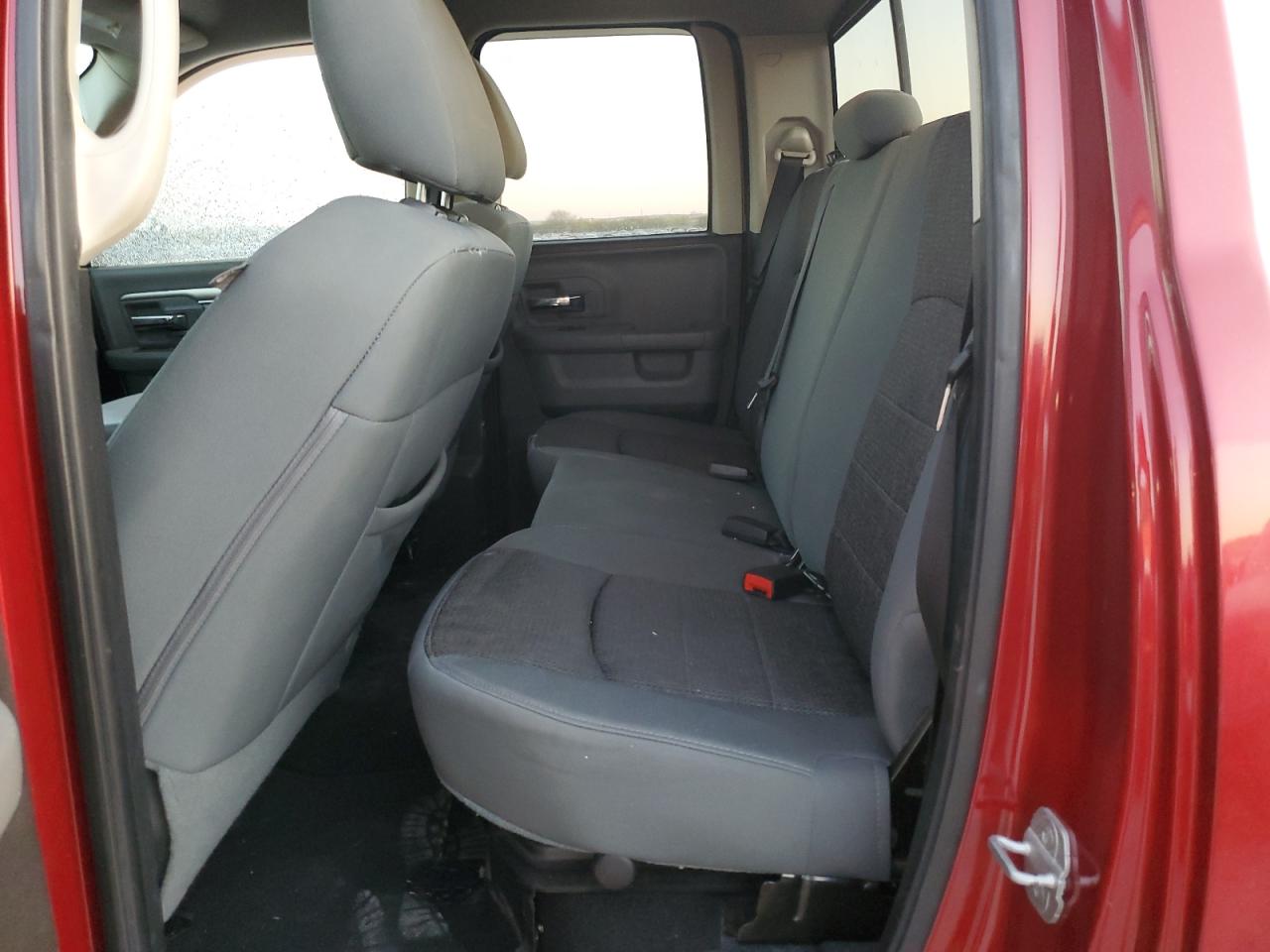 2014 RAM 1500 - Image 10