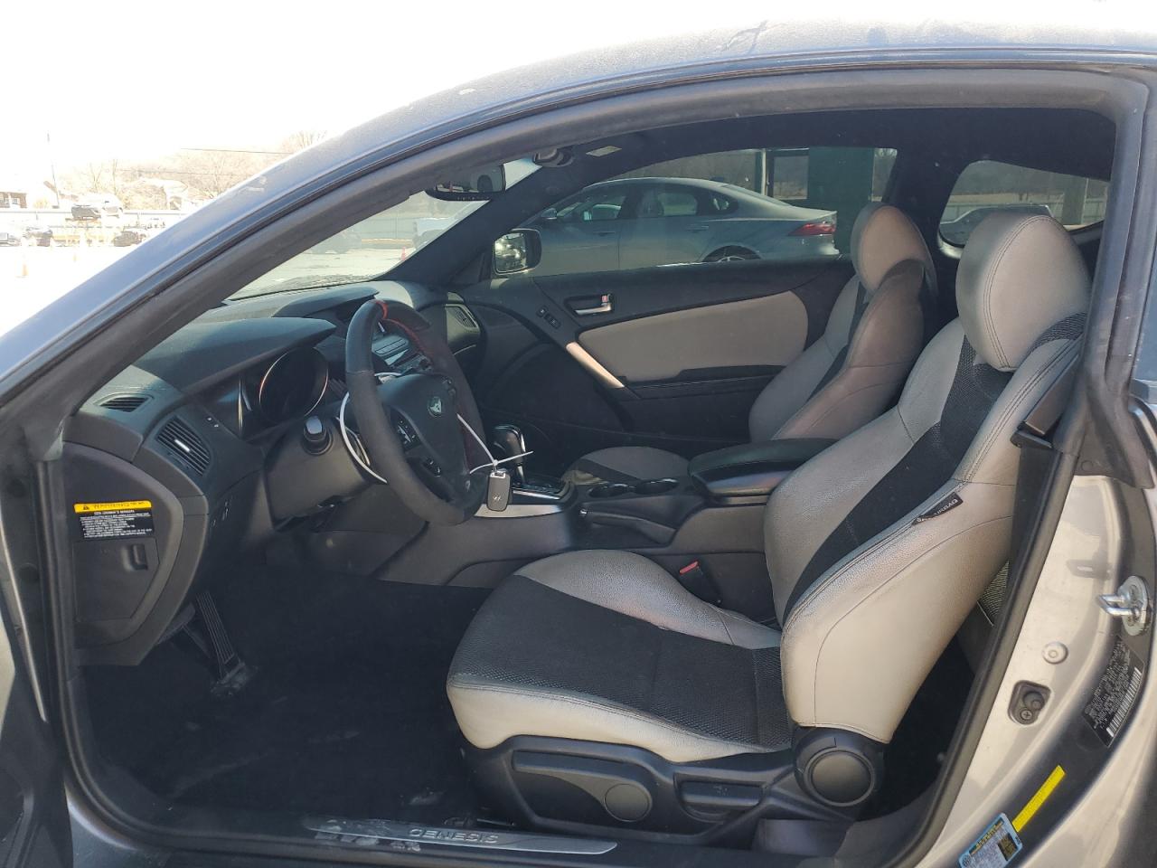 2015 Hyundai Genesis - Image 8