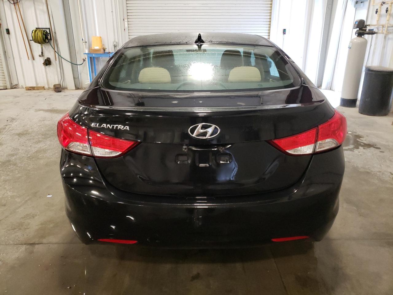 2013 Hyundai Elantra - Image 6