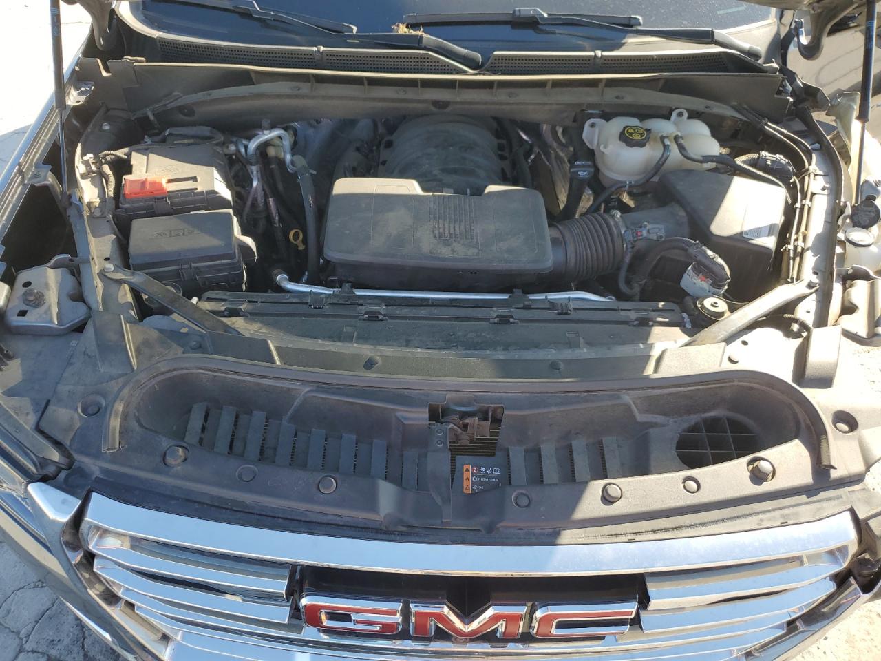 2021 GMC Yukon - Image 12