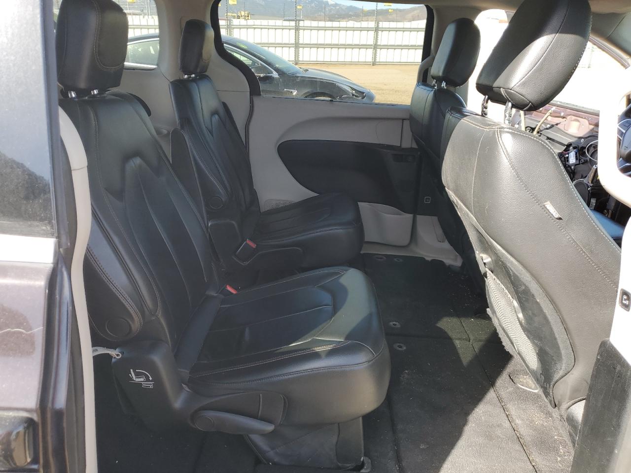 2C4RC1BG3HR569490 - 2017 Chrysler PACIFICA - #undefined