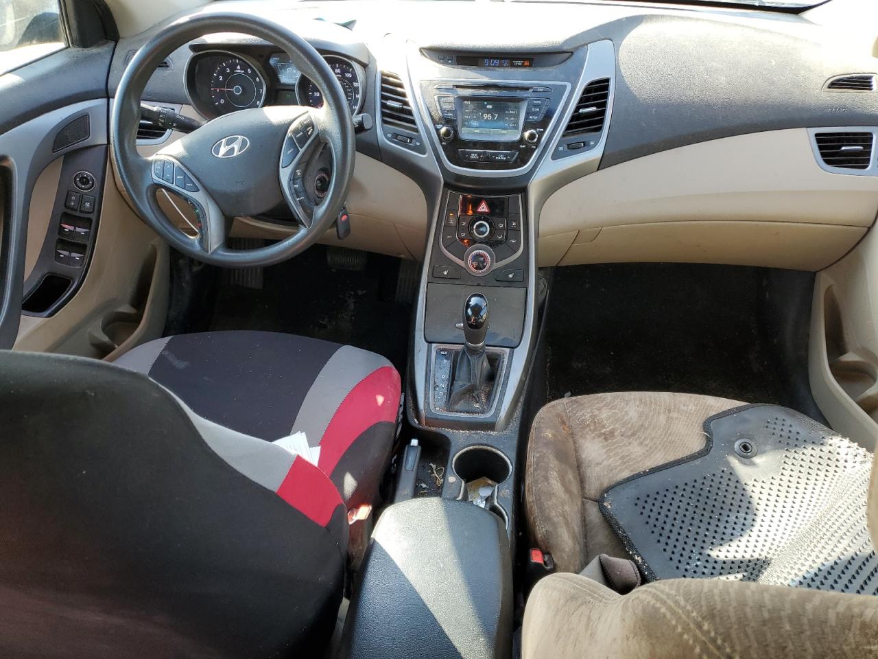 2014 Hyundai Elantra - Image 8