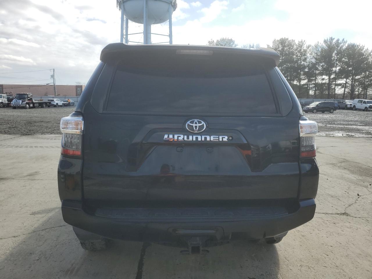 2015 Toyota 4Runner - Image 6