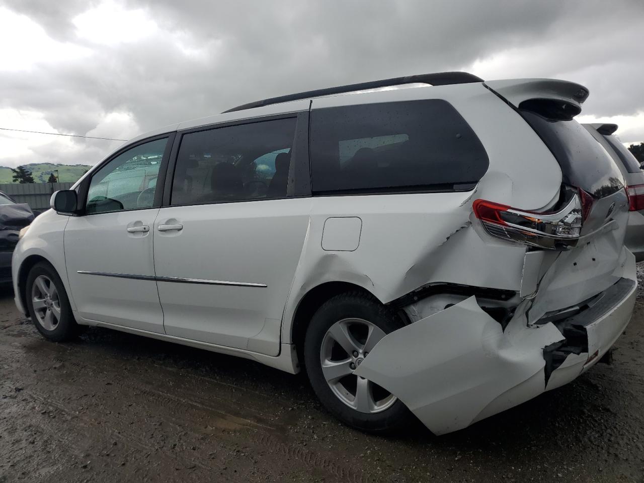 2011 Toyota Sienna - Image 2