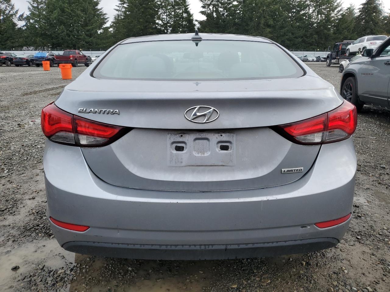 2016 Hyundai Elantra - Image 6