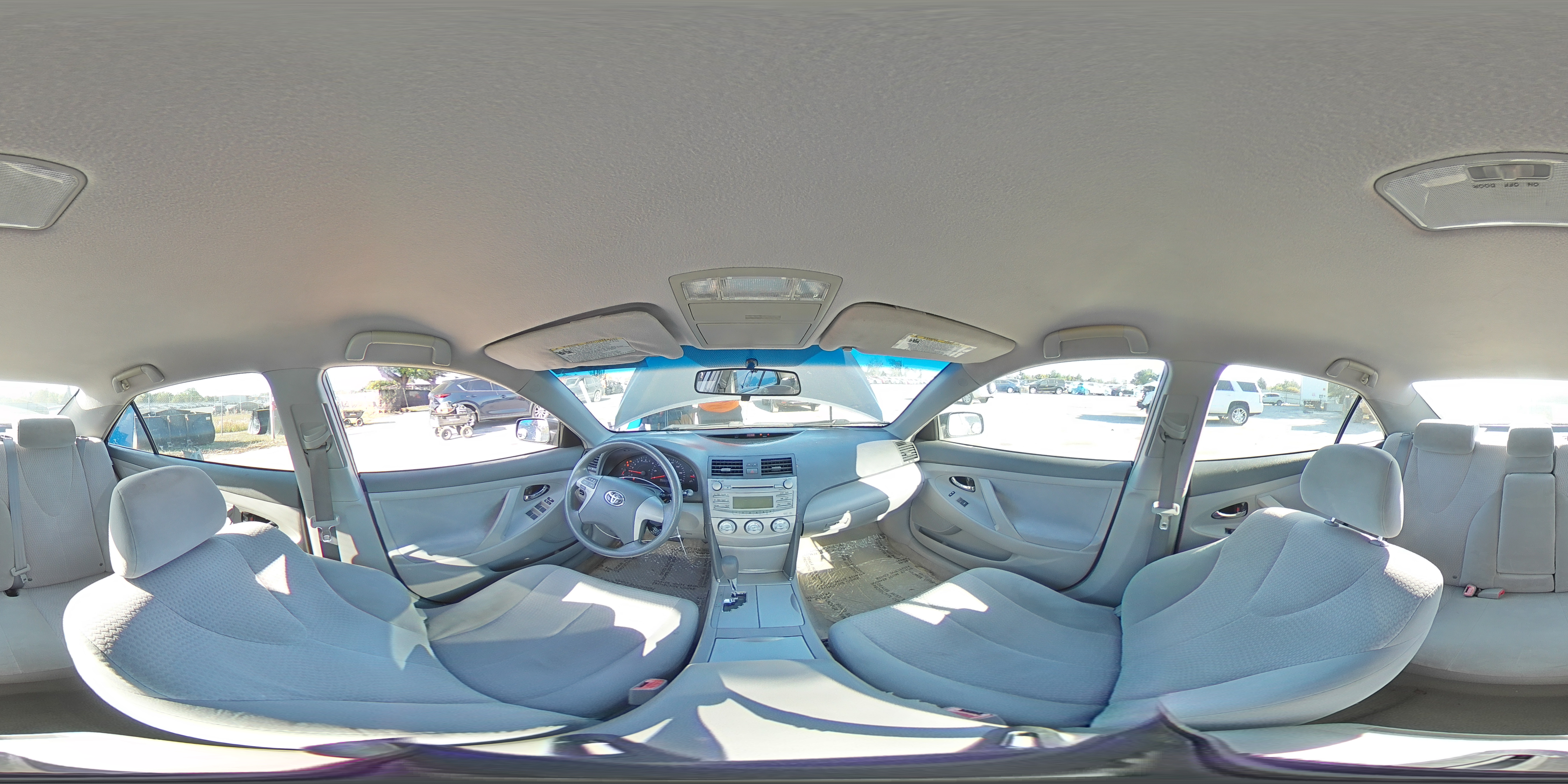2010 Toyota Camry - Image 12