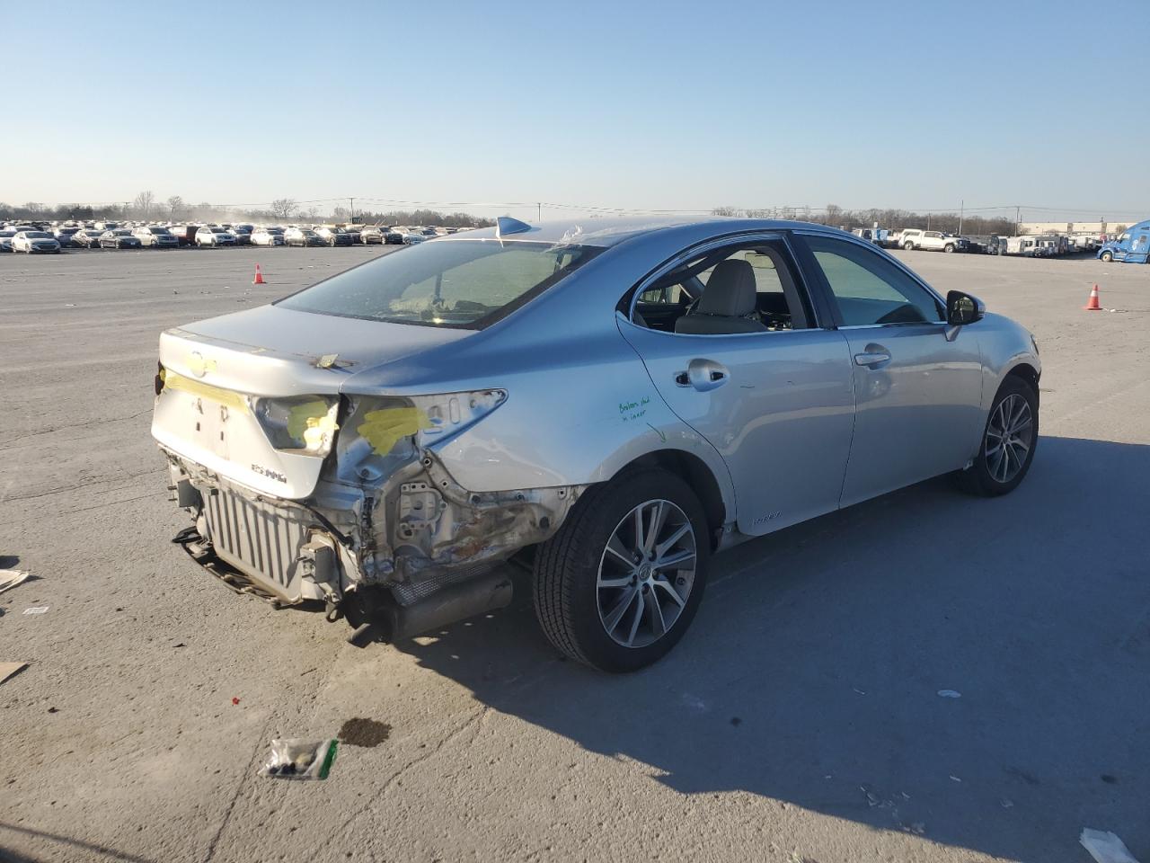 2016 Lexus ES - Image 3