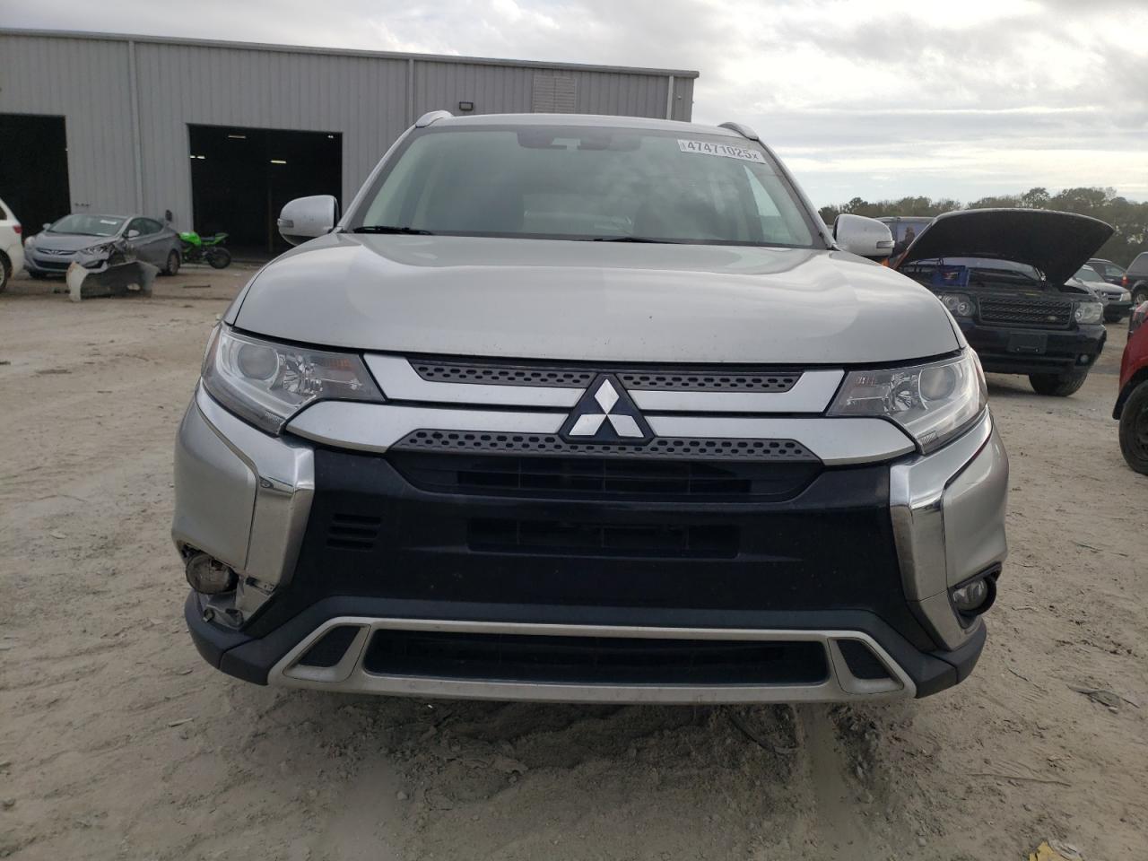 2020 Mitsubishi Outlander - Image 5