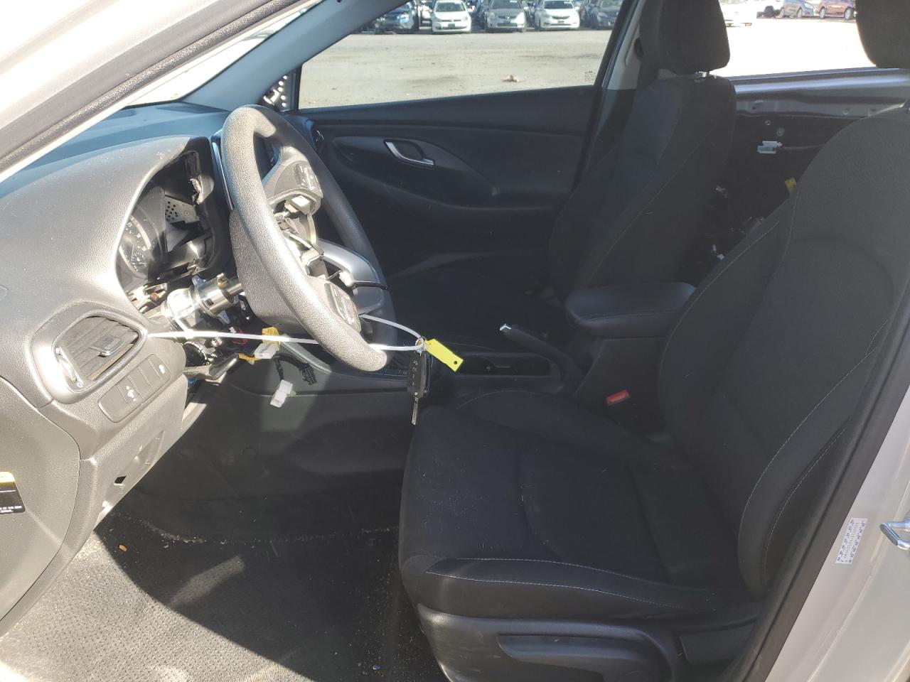 2018 Hyundai Elantra - Image 7