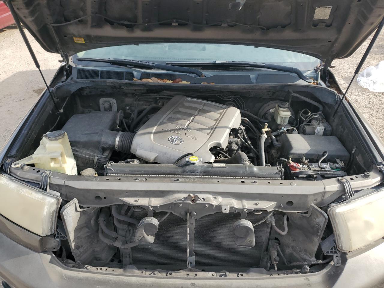 2010 Toyota Tundra - Image 11