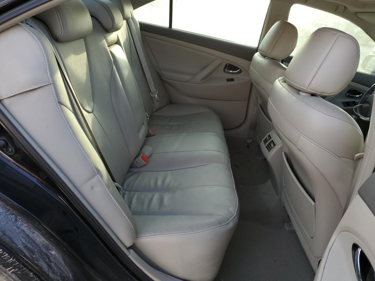 2009 Toyota Camry - Image 11