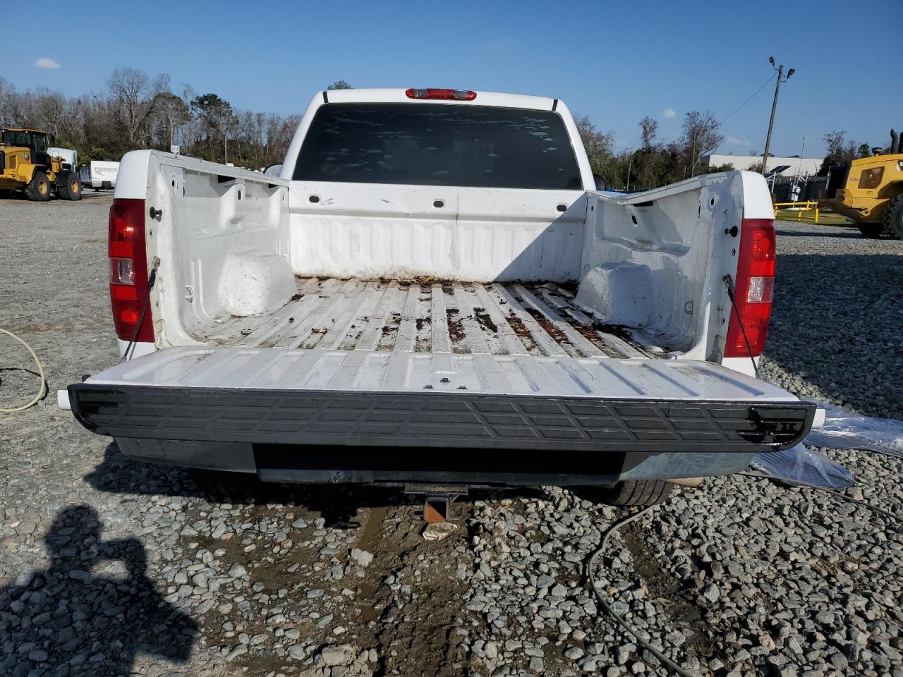 2007 Chevrolet Silverado - Image 6