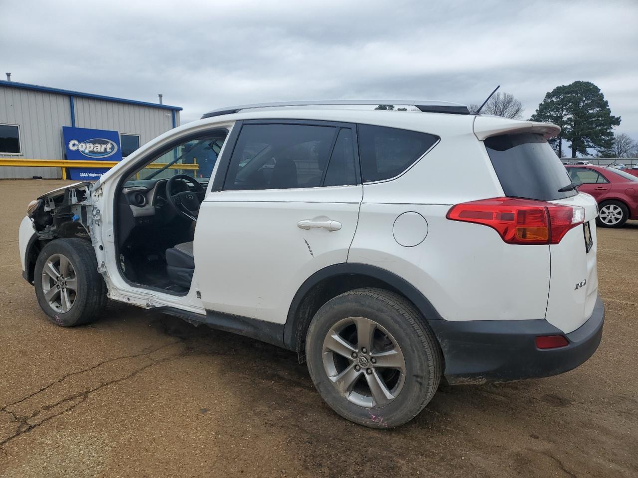 2015 Toyota RAV 4 - Image 2