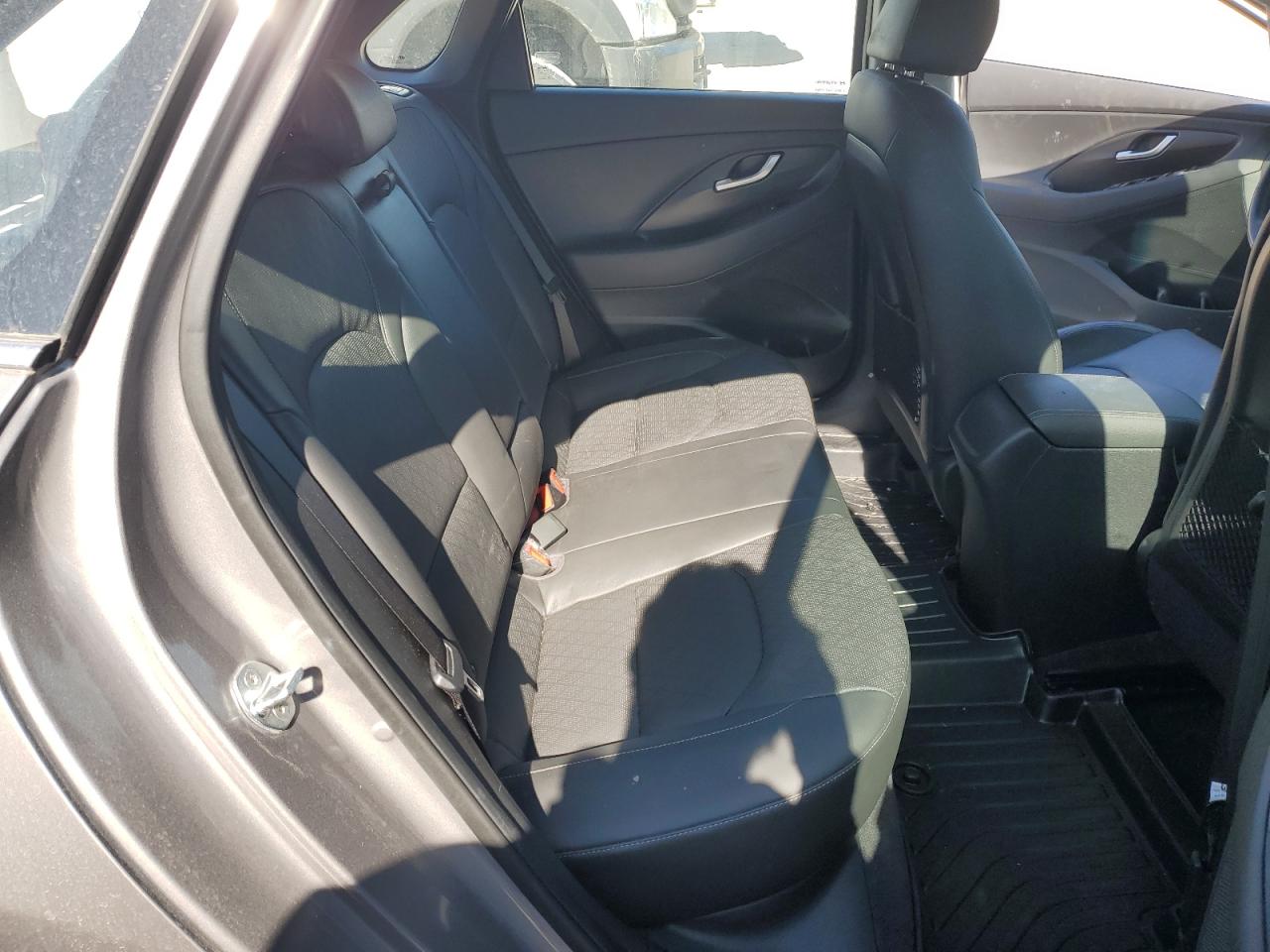 2020 Hyundai Elantra - Image 11