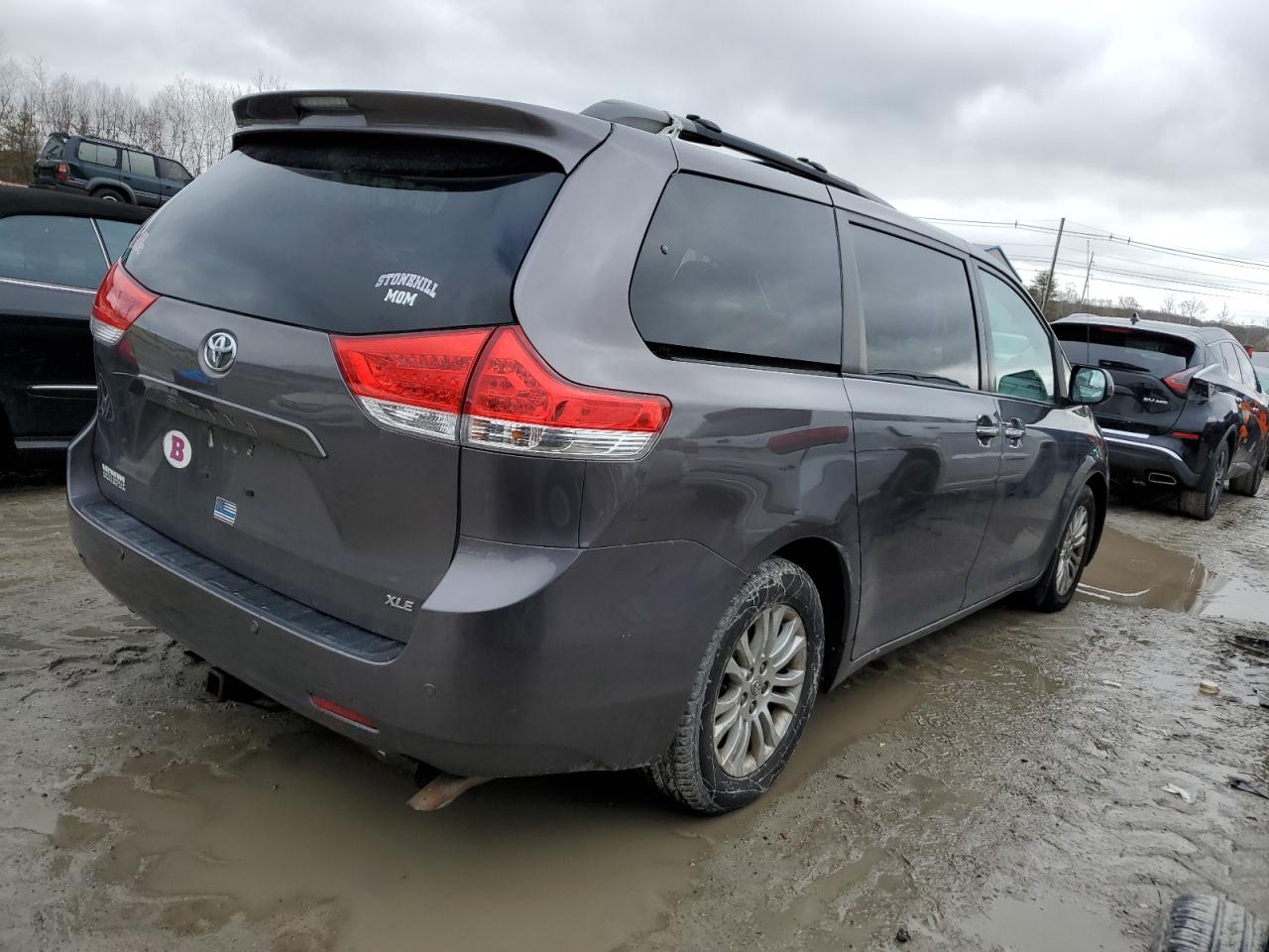 2013 Toyota Sienna - Image 3