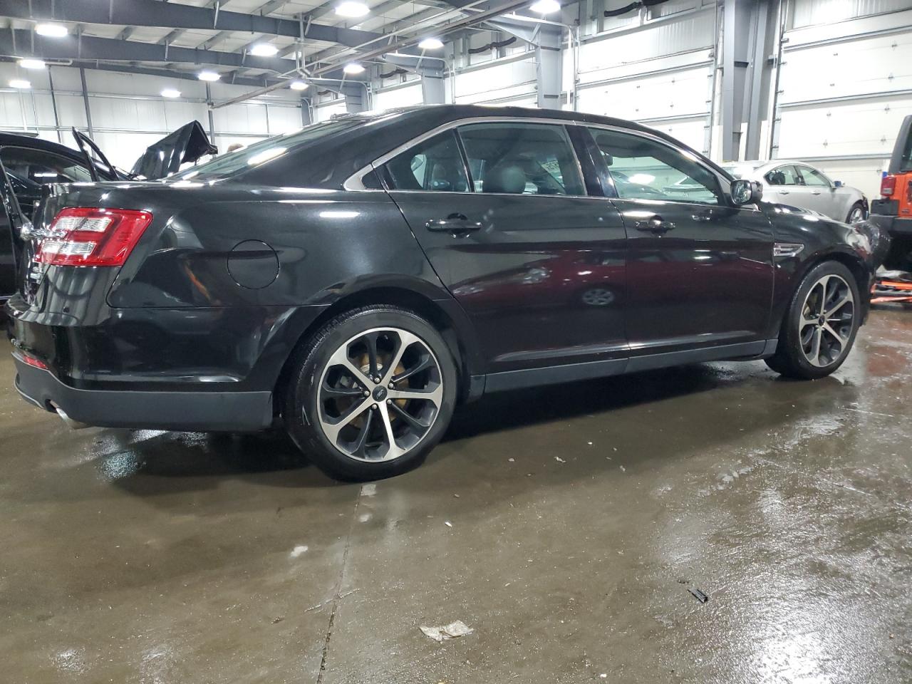 2015 Ford Taurus - Image 3