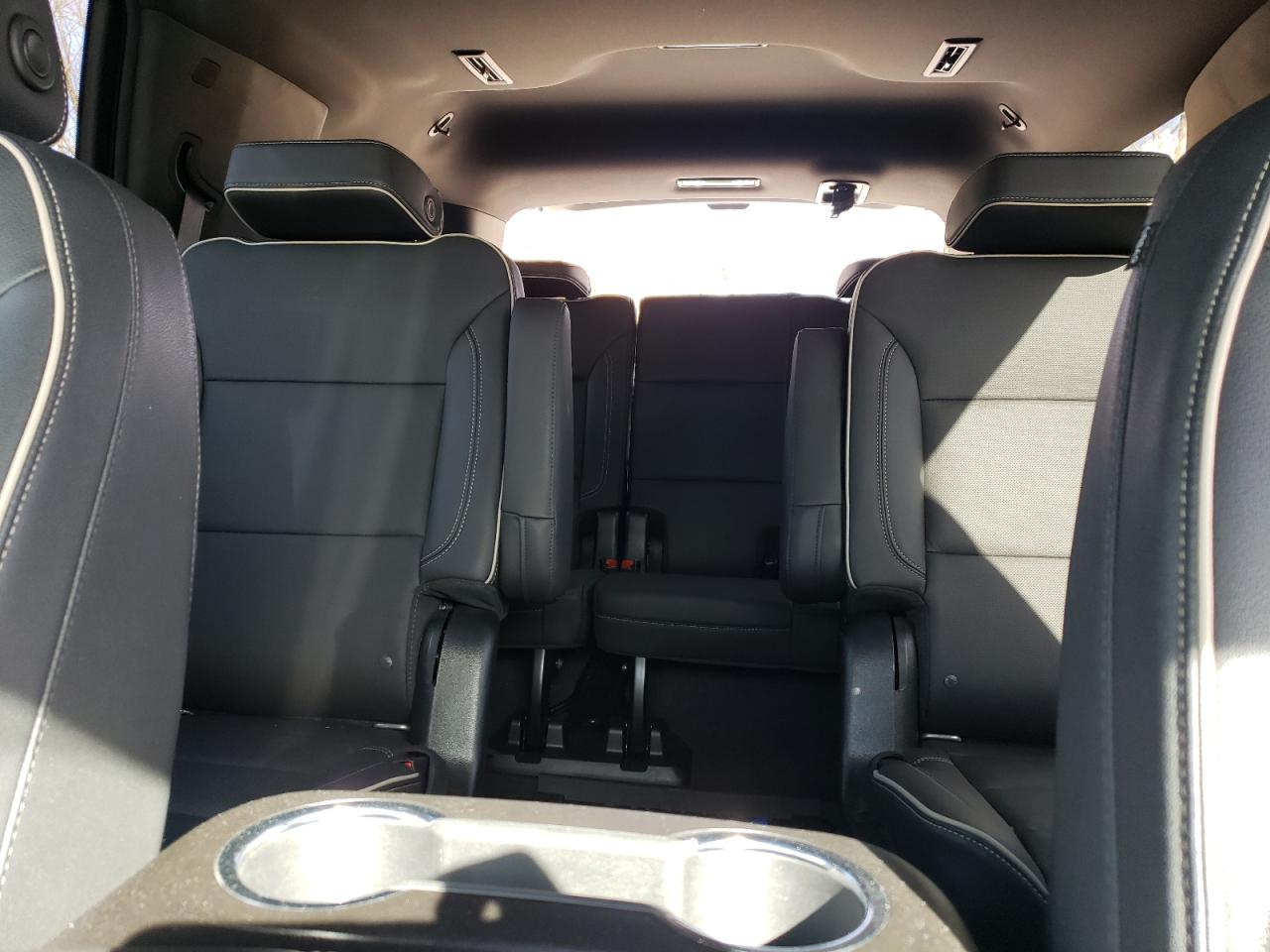 2021 GMC Yukon - Image 10
