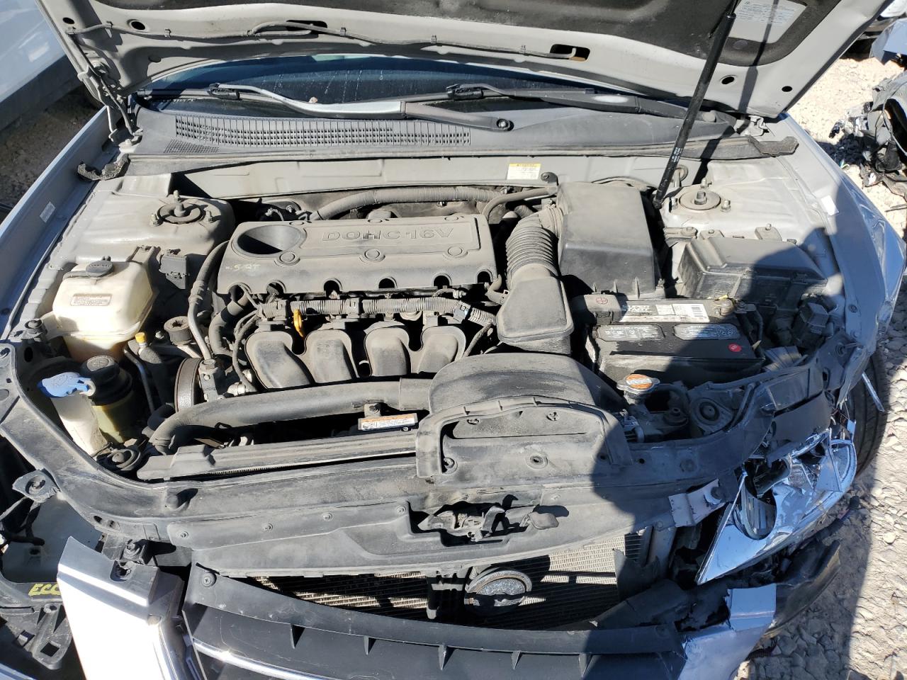 2009 Hyundai Sonata - Image 13