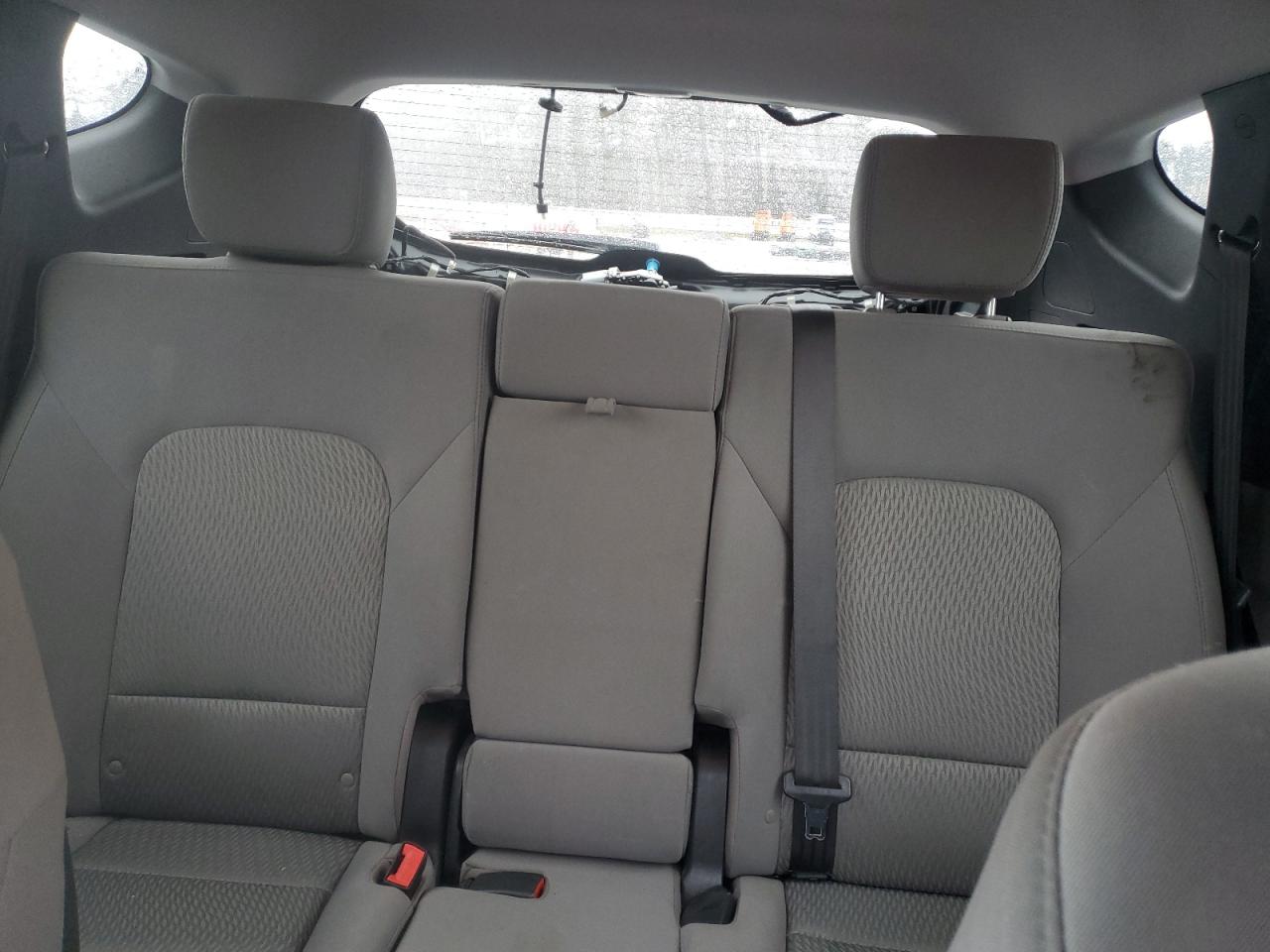 2018 Hyundai Santa Fe - Image 10