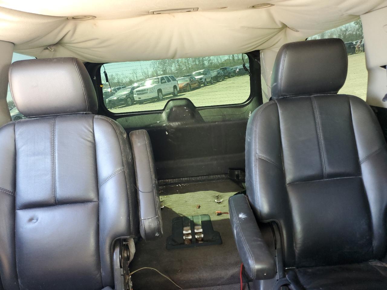 2011 Chevrolet Tahoe - Image 10