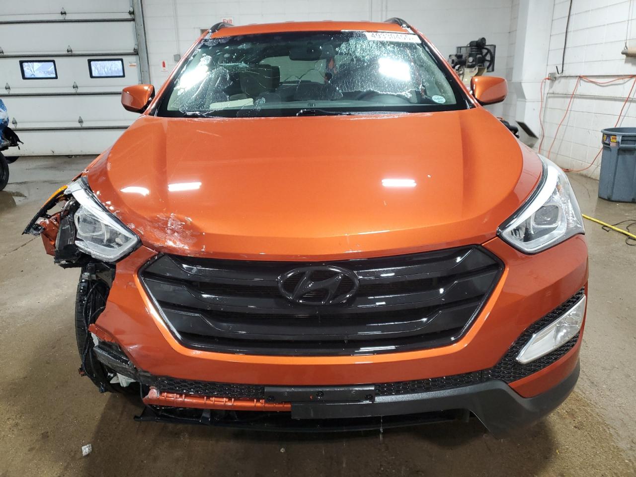 2016 Hyundai Santa Fe - Image 5