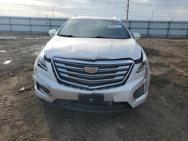  CADILLAC XT5 2018 Srebrny
